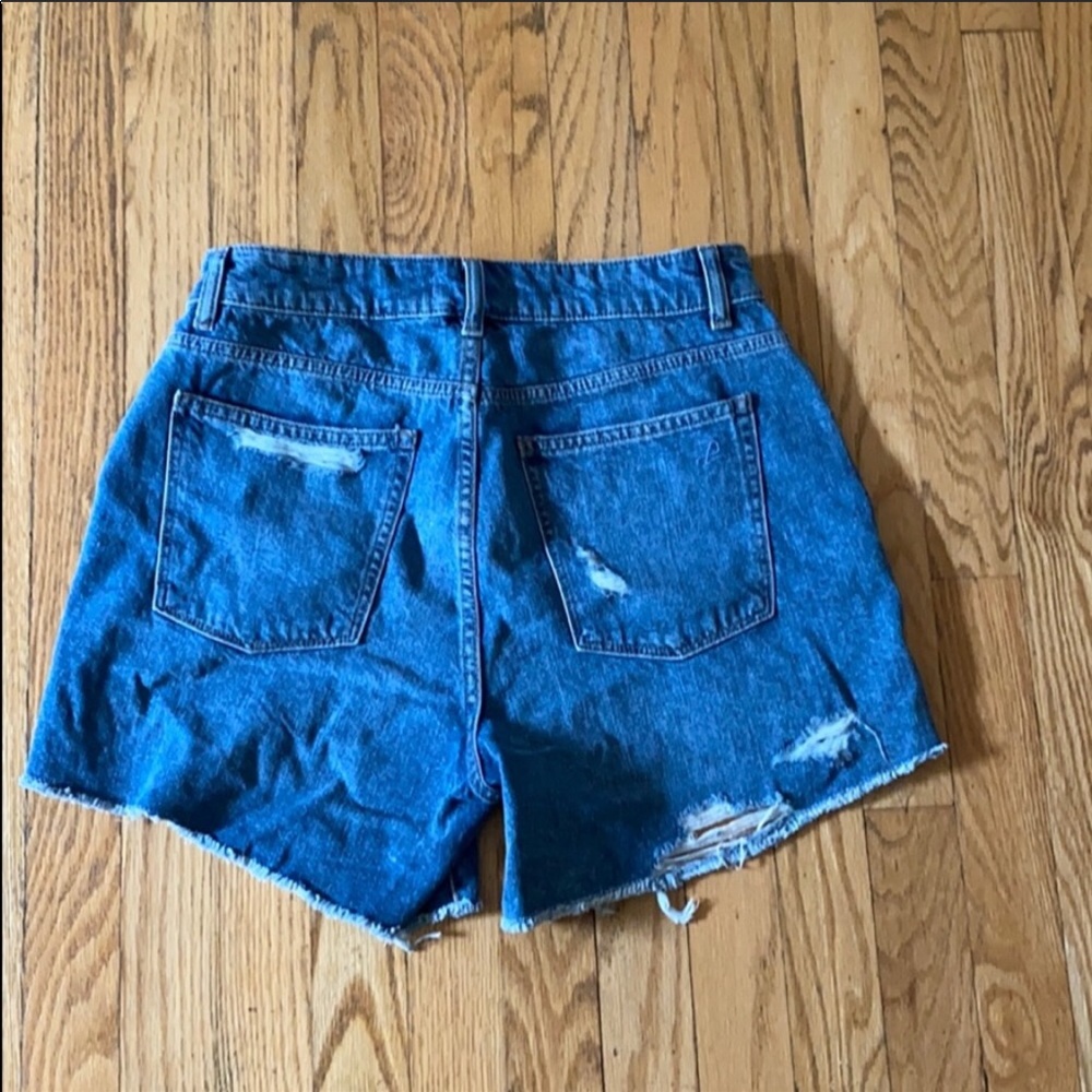 DL 1961 High Rise Hepburn Short - Picture 3 of 6